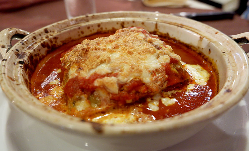 Lasagna al Forno (330 baht).