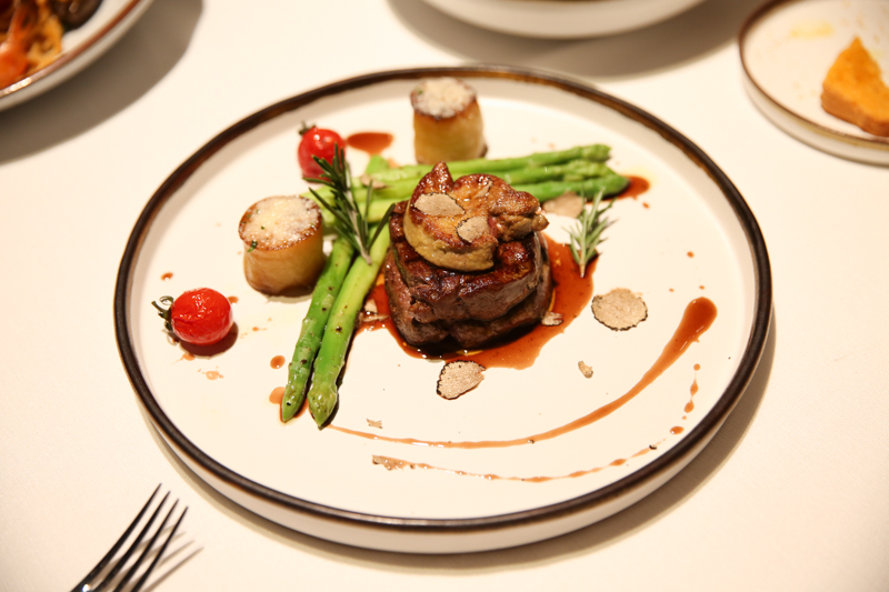 Filetto Rossini (1,550 baht).