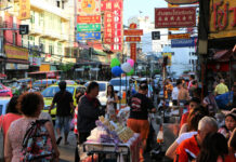 Street Food Fairs at Yaowaraj, Silom, and Khaosan Roads This Weekend Yaowarat Road in 2015. Photo: Juan Antonio Segal / Flickr