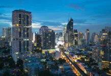 Book Your Hotel in Phrom Phong