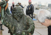 Tsunami-Stricken God of Luck Statue Pulled From Sea