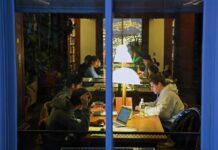 U.S. Visa Obstacles Drive Chinese Students Elsewhere