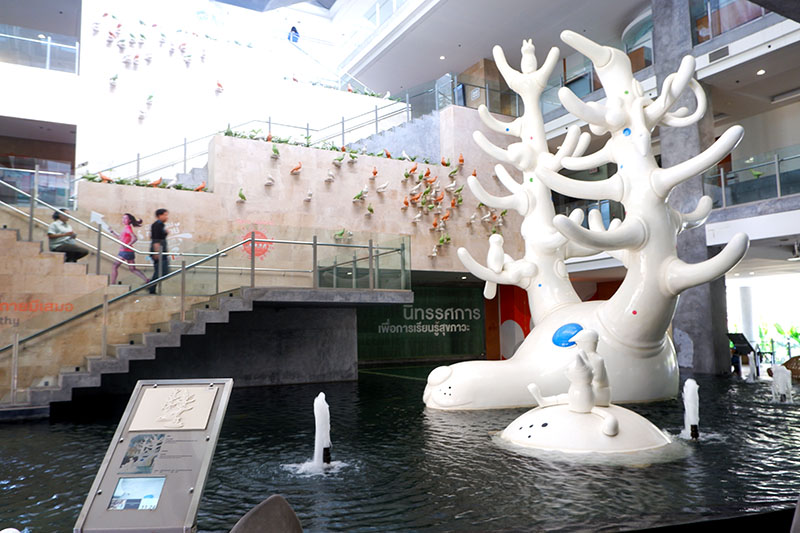 The ThaiHealth building's courtyard fountain.