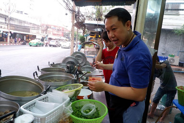Tourists Still Don’t Know About These Decades-Old Street Food in Bangkok