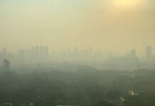 Greater Bangkok Coughs, Squints as PM2.5 Reaches Hazardous Levels Smog over Bangkok on Jan. 10, 2019. Photo: Gusgust1993 / Twitter