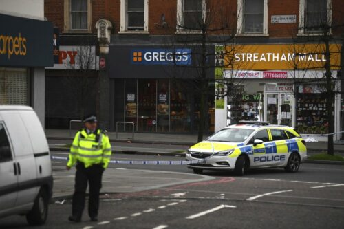 Man Wearing Fake Bomb Stabs 2 in London, Shot to Death