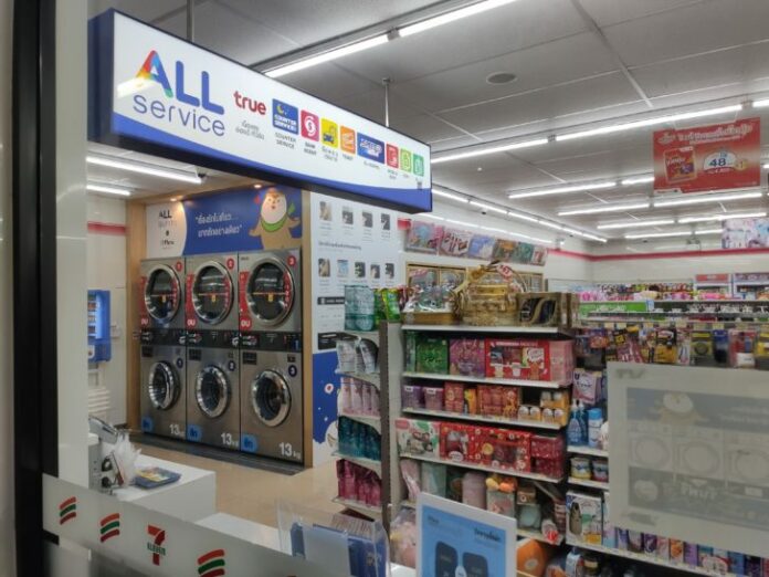 Laundromats in the 7-Eleven at Sirinthorn Soi 5. Photo: Prachachat