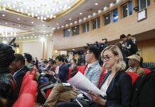 China to Expel U.S. Journalists in Retaliation