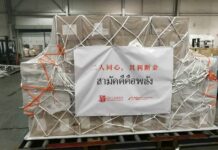 Chinese Charities Donate Medical Supplies Overseas to Fight Virus