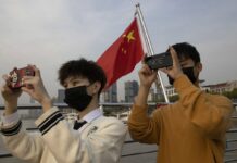 Wuhan Embraces Yangtze River as Virus-Hit City Reopens