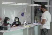 Gov’t Extends Foreigners’ Stay to July 31, Halts 90-Day Report Scene of an immigration office in Surat Thani province on April 8, 2020.