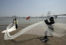 Delayed By Pandemic, Wuhan Couple Finally Gets Wedding Photoshoot