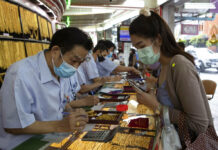 With Price High, Thais With Dwindling Incomes Sell off Gold