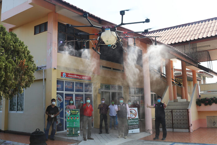 Plai Na sub-district officials in Suphanburi province use a drone to spray disinfectant on April 6, 2020. Plai Na sub-district officials in Suphanburi province use a drone to spray disinfectant on April 6, 2020.