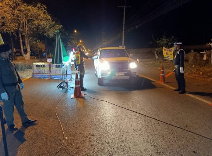 A curfew checkpoint in Phitsanulok province on April 14, 2020.