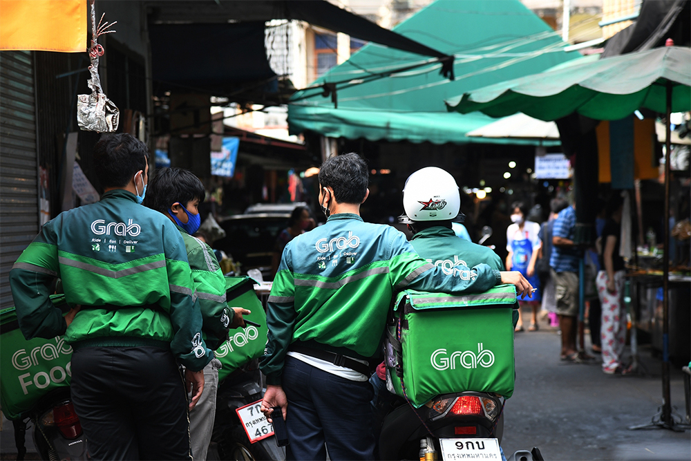 Grab deliverymen.