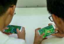 Experts: Extended School Closures May Fuel Internet, Game Addiction