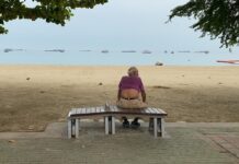 Pattaya Reaffirms Pandemic’s Beach Drinking, Partying Ban