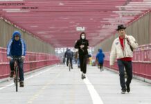 Wear a Mask? Even With 20,000 Dead, Some New Yorkers Don’t