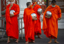 Gov’t Floats Cash Relief for Monks in Pandemic