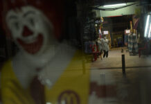 Dark Night: Photos Capture Death of Bangkok’s Nightlife in Pandemic