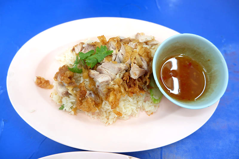 For 45 Years in Yannawa, a Chicken Rice Shop Never Lost Its Charm