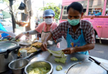 Husband-Wife Food Cart Has Been Selling Addictive Roti for 32 Years