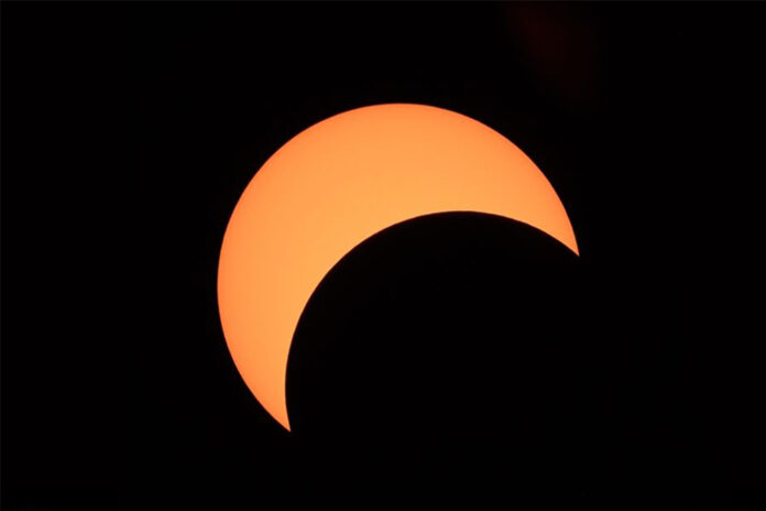 A partial solar eclipse is seen at an observatory in Chachoengsao province on December 26, 2019. Photo: National Astronomical Research Institute