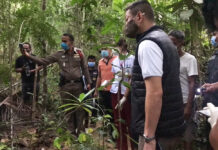 Police Suspect Murder of Expat on Koh Samui Police at the scene on June 7, 2020.
