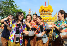 Songkran in the Rain? Festival May be Held on July 7 A file photo of Songkran celebration.