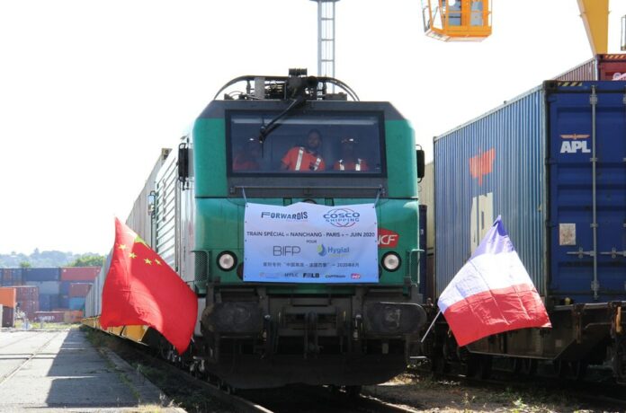 230572