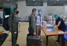 Gov’t, Military Deny Blame on Rayong Quarantine Negligence A photo released by U-Tapao Airport authorities reportedly shows some of the Egyptian airmen who landed there on July 9, 2020.