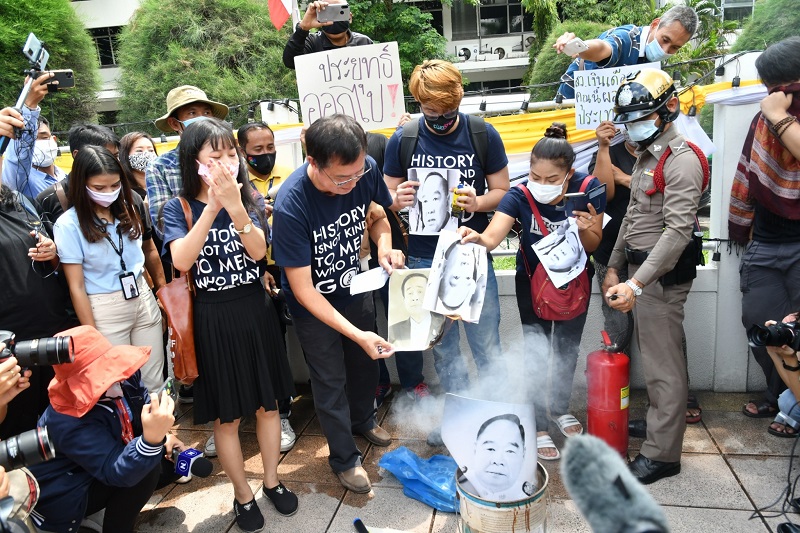 Protests in front of Government House on July 24, 2020.