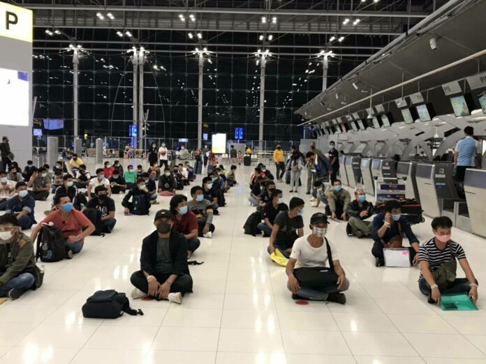 Thai workers get ready to board a flight from Suvarnabhumi Airport to Israel on Aug. 26, 2020. Photo: Israel in Thailand / Facebook