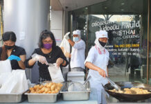 Cash-Strapped Thai Airways Sells Dough Fritters on Silom