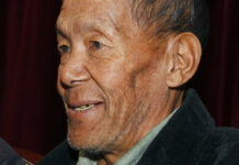 Veteran Sherpa Guide Who Set Everest Record Dies at Age 72