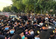 PM Orders Prosecution of Protesters Who ‘Blocked Royal Convoy’