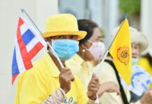 Bangkok On Edge as Royalists Face Off With Anti-Gov’t Protesters