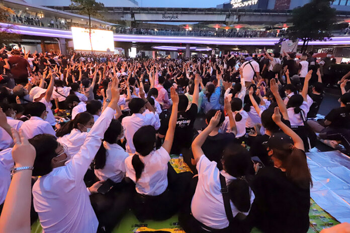 Student protesters at Pathum Wan Intersection on Oct. 16, 2020.