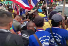 Royalists Attacked a Car They Thought Thanathorn Was In (He Wasn’t)