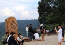 Hoteliers Lament Collapse of Travel Subsidy Hit by Scandals