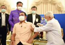 Prayut Gets AstraZeneca Jab, 1 Asian Country Suspends In this photo released by Government Spokesman Office, Thailand's Prime Minister Prayuth Chan-ocha, front left, receives a shot of the AstraZeneca's COVID-19 vaccine at government house in Bangkok, Thailand, Tuesday, March 16, 2021. Photo: Government Spokesman Office via AP
