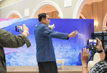 Prayut ‘Sorry’ for Spraying Reporters With Alcohol