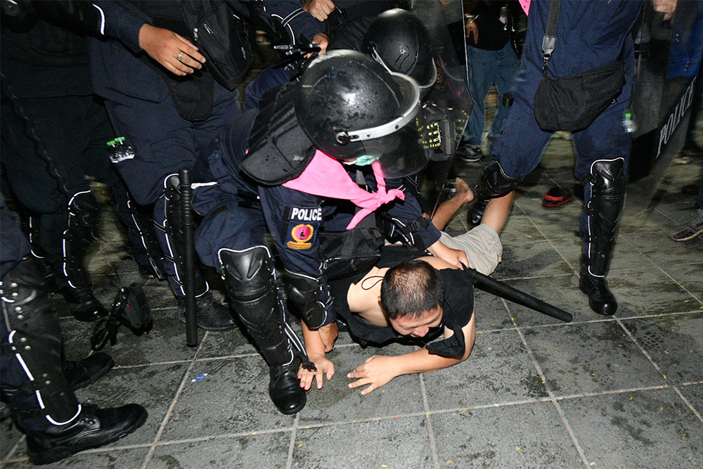 20 Arrested During the Crackdown Near Grand Palace, Reporters Hit by ...