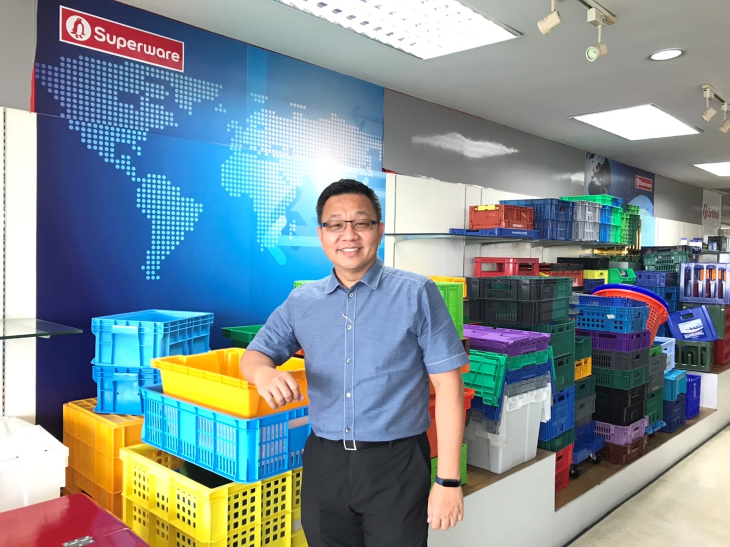 Mr. Khajadpai Areeprasertsook, Director of marketing and sales – industrial products of Srithai Superware PLC.
