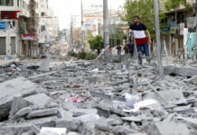 Israel Strikes Gaza Tunnels as Truce Efforts Remain Elusive