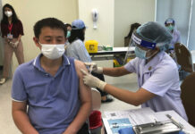 China, in Global Campaign, Vaccinates Its People in Thailand