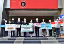 CP Group and CP Foods Provide Essential Supplies for Khlong Toei Residents Amid COVID-19 Crisis