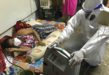 Thai Volunteers Aid COVID Patients in Need of Care, Testing