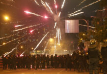 Thai Riot Police, Anti-Gov’t Protesters Clash in Bangkok